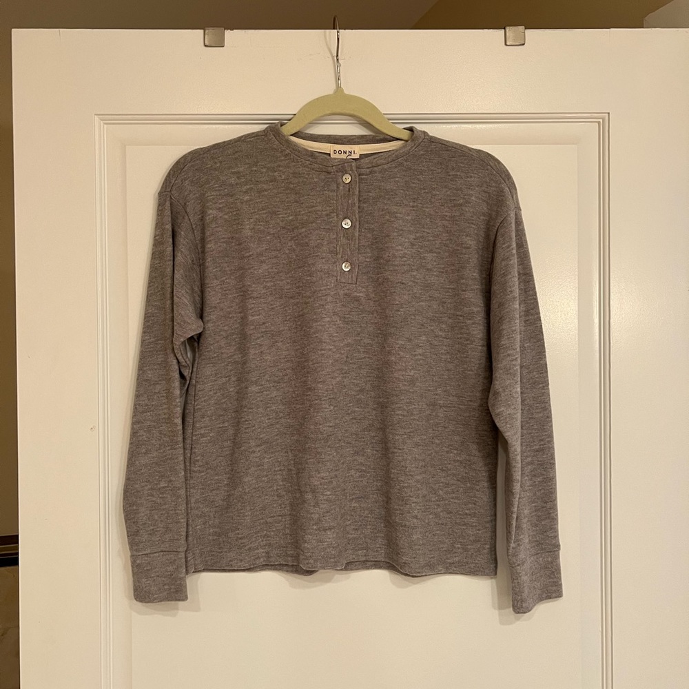 NWT Donni. Henley Size XS